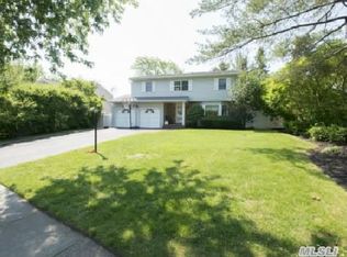 56 Copperbeech Rd, Saint James, NY 11780