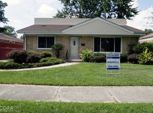 8944 S 49th Ave, Oak Lawn, IL 60453