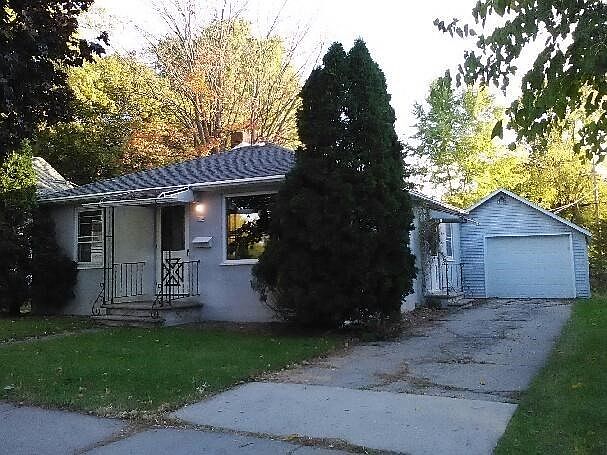 2nd image of 224 Fort Howard Ave