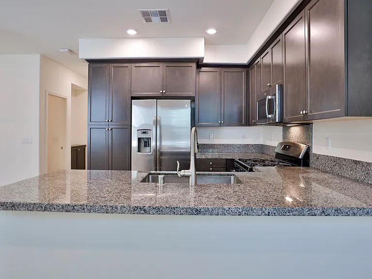 7070 Montecito Ln — Photo 37