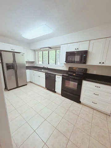 105 Briarview Cir — Photo 3