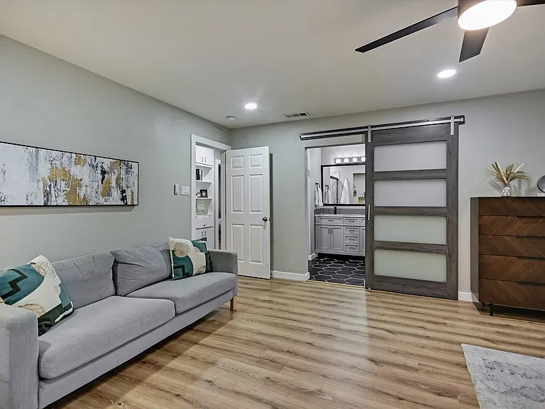 1006 Hollybluff St — Photo 17