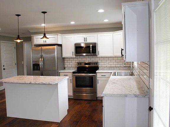 4th image of 310 Golden Cir