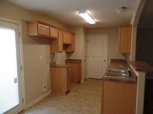3rd image of 7928 Baymeadow Cir S
