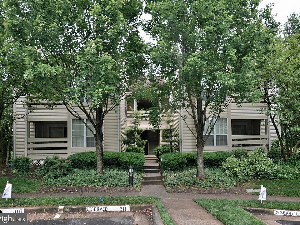 1st image of 4555 Interlachen Ct #C