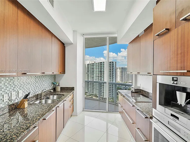 15811 Collins Ave #1205-fl 331 — Photo 17