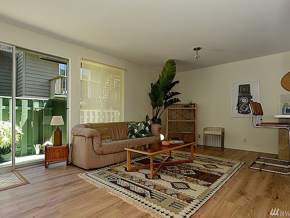 5th image of 16514 Linden Ave N