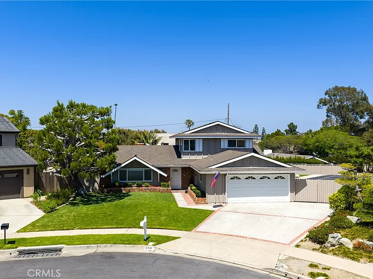 2336 La Linda Pl — Photo 1