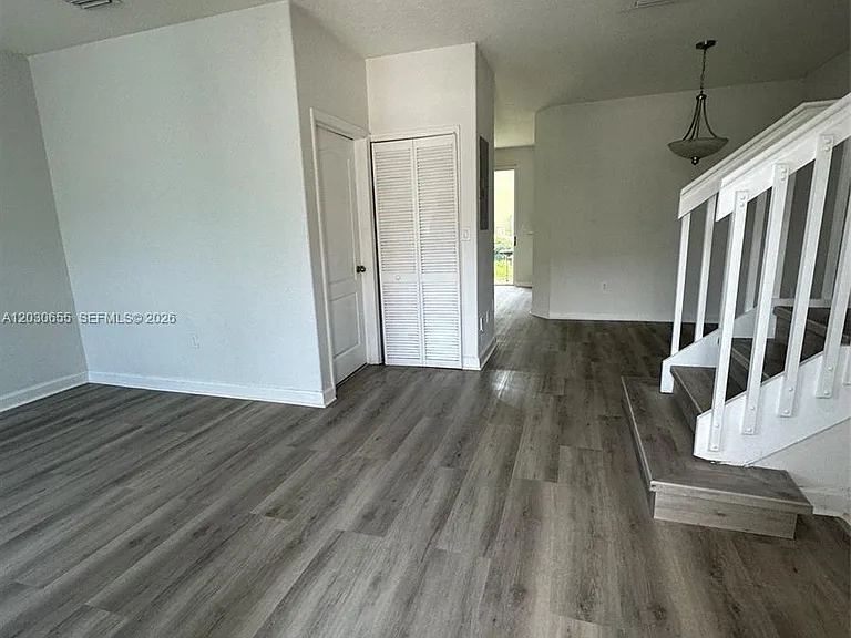 2330 SE 10th St #2330 — Photo 3