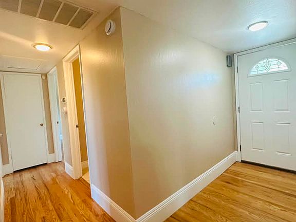 3rd image of 48333 Hackberry St