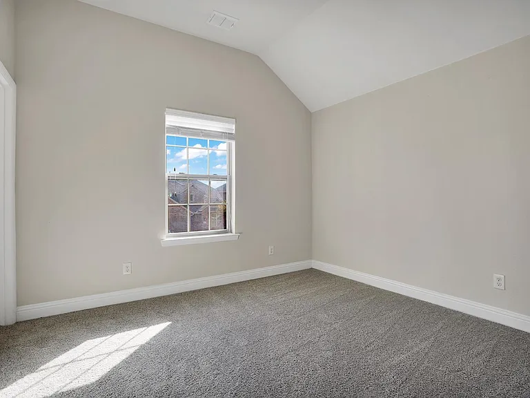 821 Field Xing — Photo 13