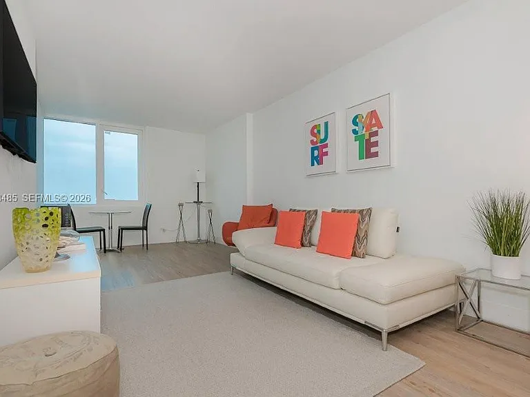 2301 Collins Ave #927 — Photo 10