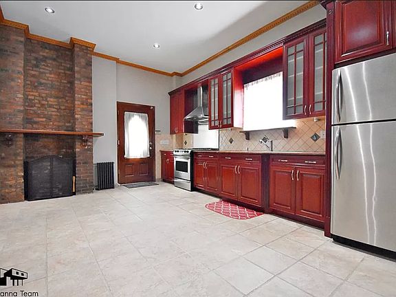 2nd image of 450 Humboldt St #1F