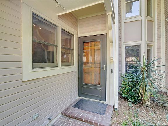 3rd image of 731 Victorian Pl