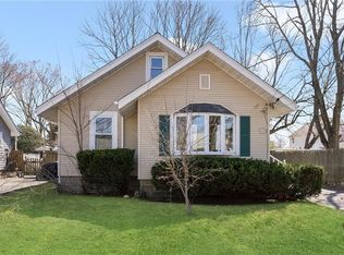 14 Jefferson St, Warwick, RI 02888