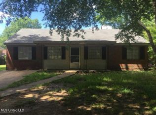 8331 Whitehead Dr, Southaven, MS 38671