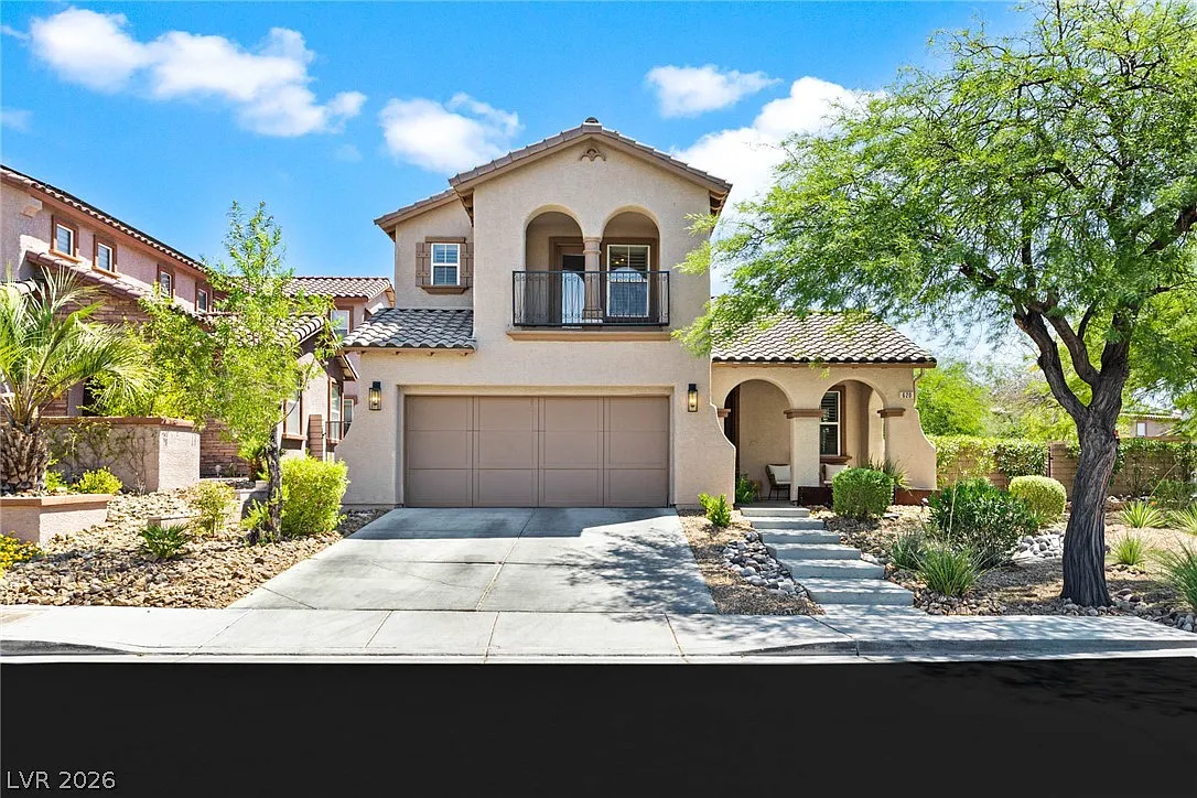 4 bed, 2.5 bath, 2470 sqft, $6,500 — Photo 2