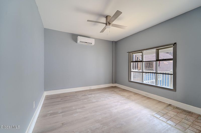 3rd image of 55 Spring Avenue