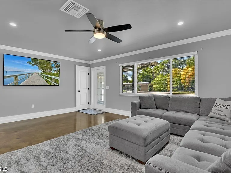 2413 Dover Ave — Photo 4