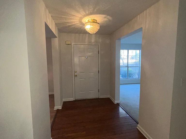 1105 Huntington Place Cir — Photo 8