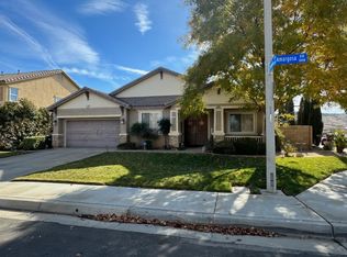 1886 Amargosa Dr, Palmdale, CA 93551