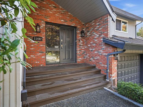 5th image of 11492 Commonwealth Cres