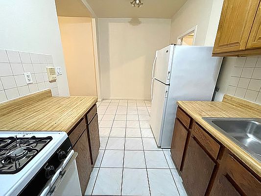 1st image of 45-19 40th St #2R