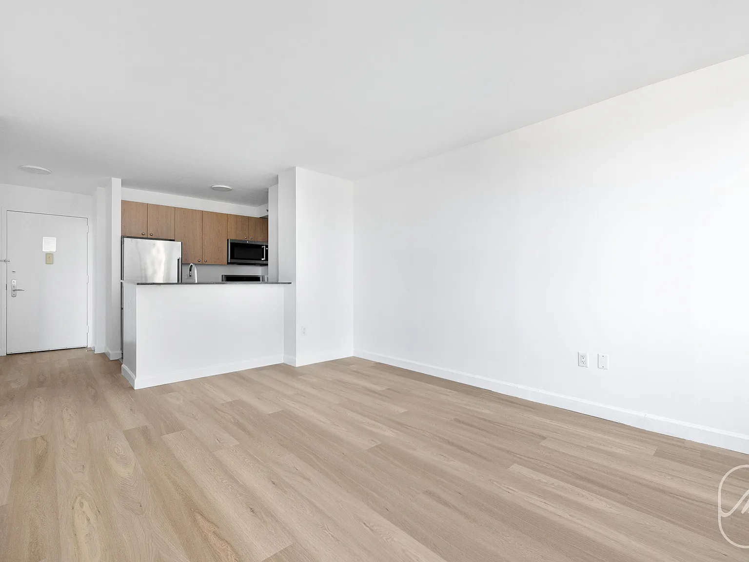 561 10th Avenue — Photo 4