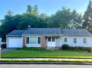 7907 Colorado Springs Dr, Springfield, VA 22153
