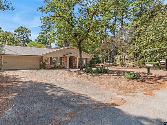 3rd image of 241 Woodside Ln