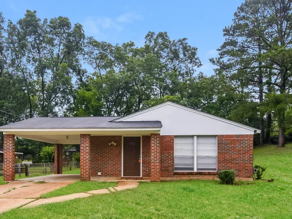 126 Magnolia Dr, Prattville, AL 36067