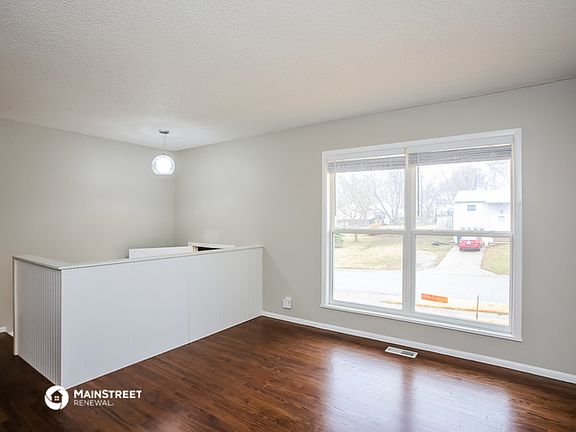 5th image of 1511 Seminole Dr