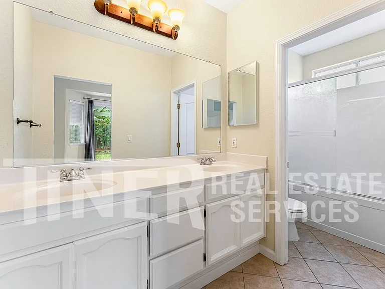 149 Canberra Ct — Photo 14