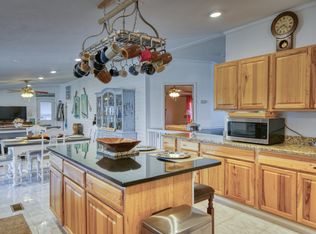 301 Friar Tuck Rd, Mary Esther, FL 32569