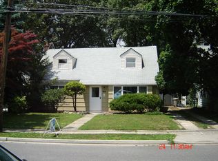 86 Oceanview Ave, Valley Stream, NY 11581