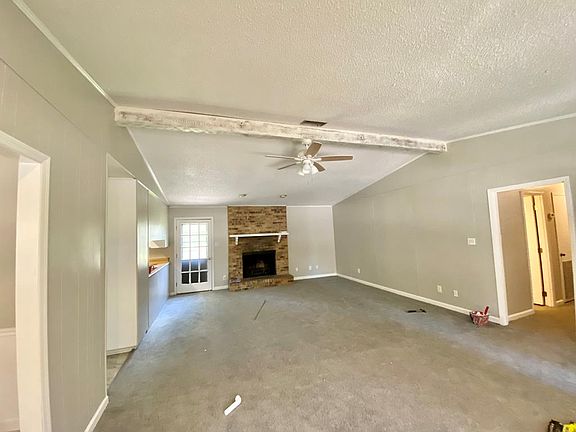 4th image of 915 Worth Ave