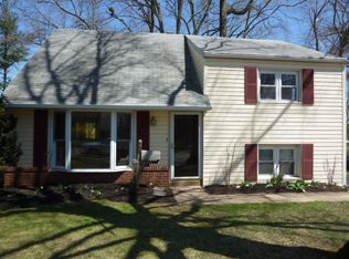 29 Greentree Ln, Malvern, PA 19355