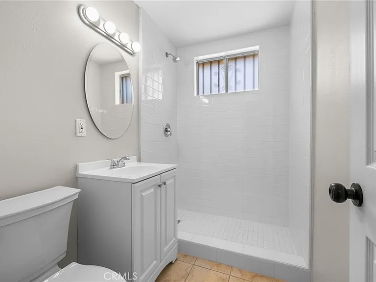 207 E Flora St — Photo 25