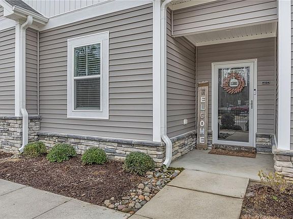 2nd image of 1301 Acadian Dr #D