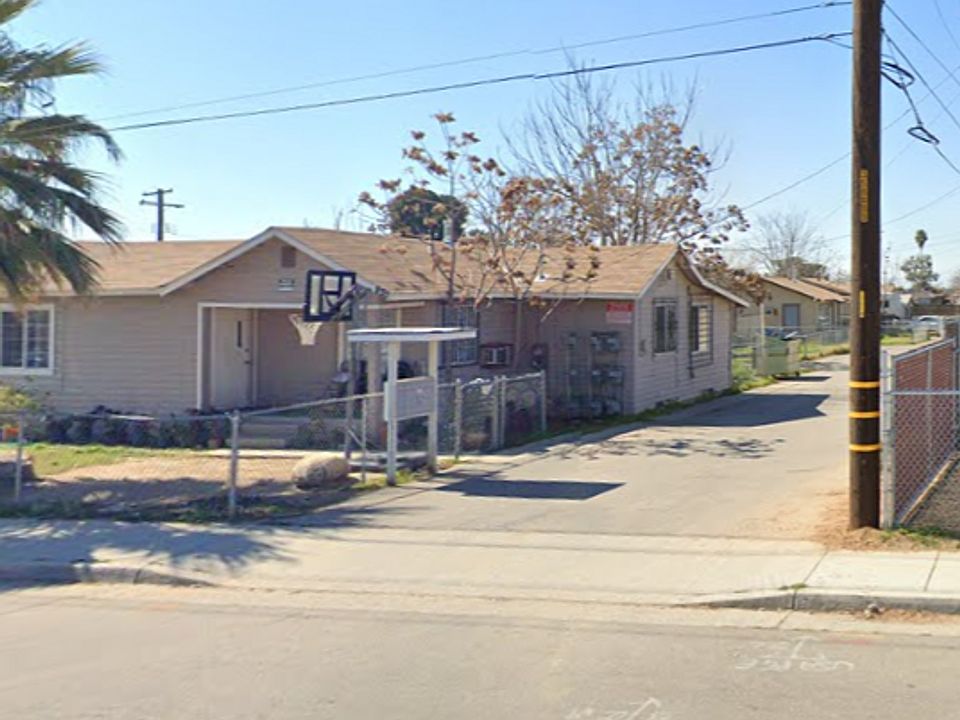 2nd image of 936 S Sterling Rd
