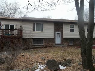 2029 Conestoga Dr, Blakeslee, PA 18610