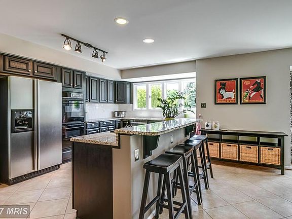 3rd image of 43191 Rockfield Ct