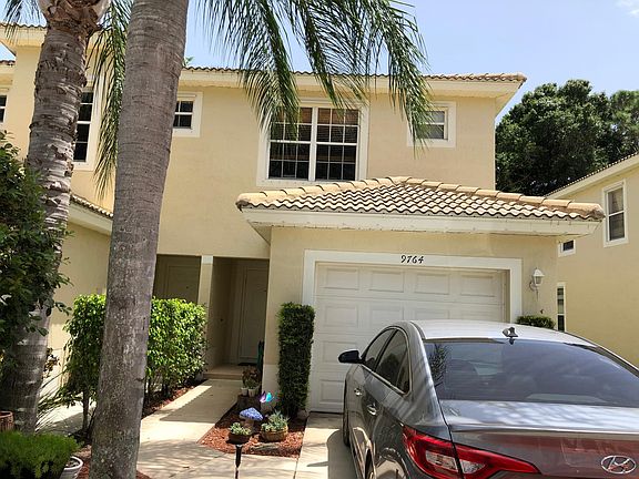 2nd image of 9764 Lago Dr