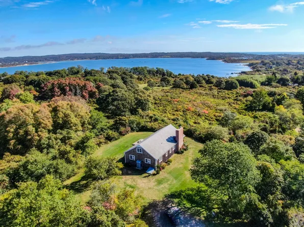 437 State Rd, Aquinnah, MA 02535