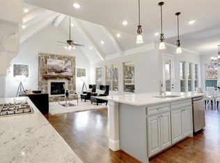 4010 W Pleasant Ridge Rd, Arlington, TX 76016