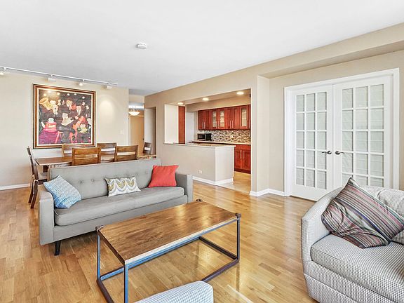 4th image of 3180 N Lake Shore Dr APT 19E