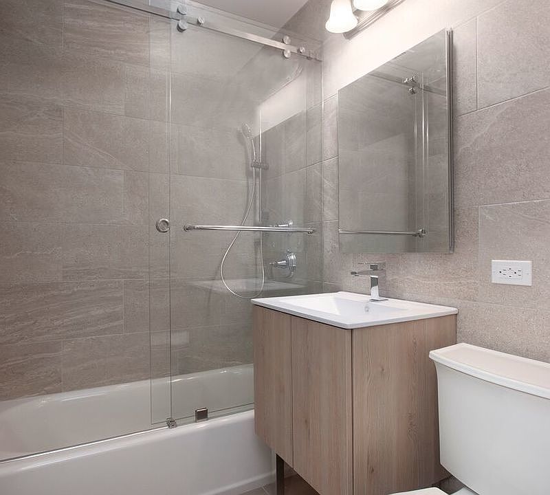 2nd image of 110 Greenwich St APT 8G
