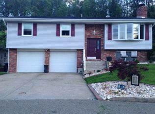 504 Orchid Dr, Martins Ferry, OH 43935
