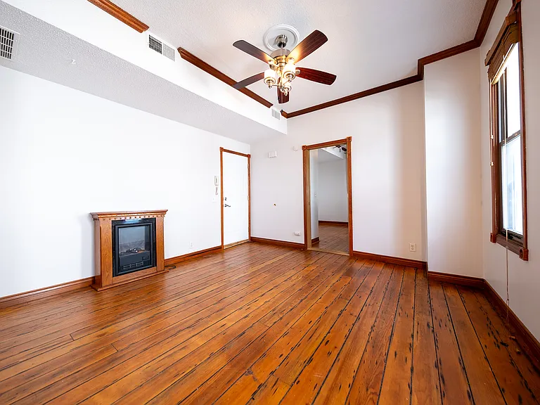 1417 6th St NE #2 — Photo 3