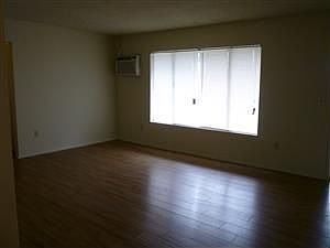 5th image of 418 E Blueridge Ave